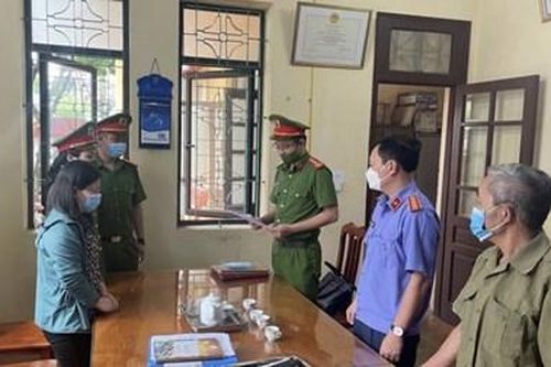 Kiểm soát viên Bưu điện tất toán khống 28 sổ tiết kiệm của 22 khách hàng