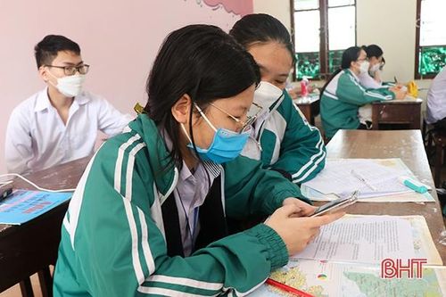 Học sinh lớp 12 ở Hà Tĩnh hoàn thành đăng ký trực tuyến thi tốt nghiệp THPT