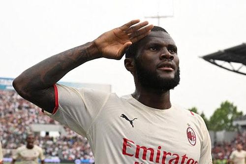 Hủy diệt Sassuolo, Milan vô địch Serie A sau 11 năm chờ đợi