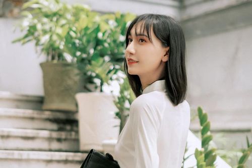 Lynk Lee khoe ảnh tựa như nữ sinh khiến netizen cảm thán: 'Chuẩn bị tốt nghiệp hả chị'