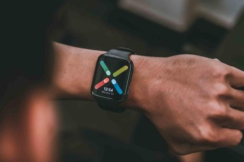 Sở hữu ngay những chiếc smartwatch 'pin trâu', có đo huyết áp giá chỉ từ 759k