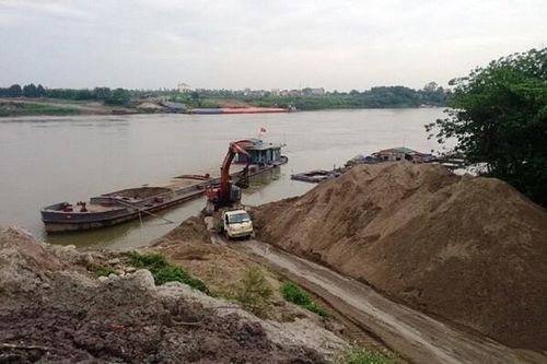 Hà Nội: Tăng cường xử lý vi phạm về lĩnh vực đê điều