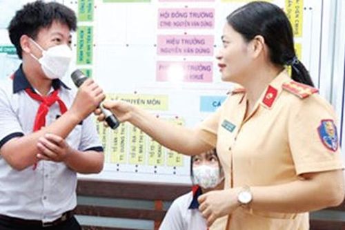 Xây dựng văn hóa giao thông
