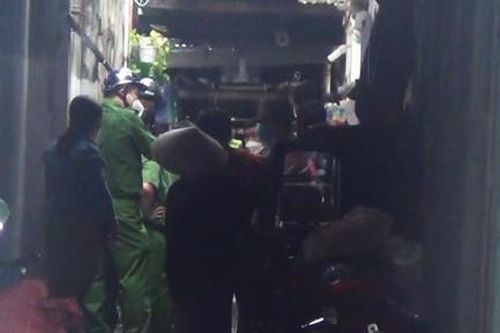 TPHCM: Điều tra vụ bé 1 tuổi tử vong, người mẹ bất tỉnh với vết hằn trên cổ