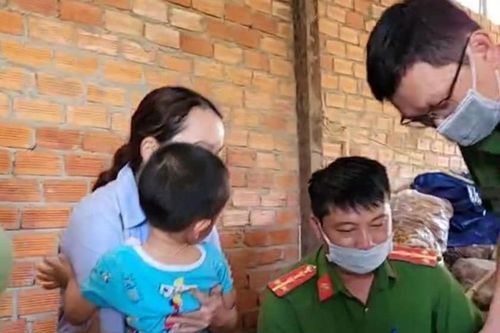 Con đang sống bị mẹ khai tử: Đã tìm thấy bé 3 tuổi ở Đắk Nông