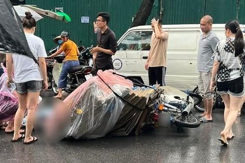 Hà Nội: Cụ ông 72 tuổi đi xe máy tử vong thương tâm sau tai nạn