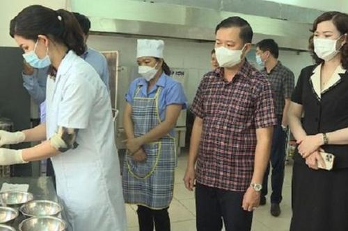 Huyện Phú Xuyên xử phạt 'hàng loạt' nhà hàng ăn uống