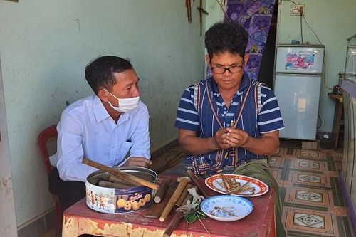 Nghệ nhân người Chu Ru gần 40 năm giữ nghề truyền thống