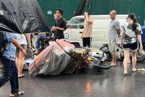Truy tìm nữ tài xế trong vụ tai nạn làm một người chết trên phố Lò Đúc