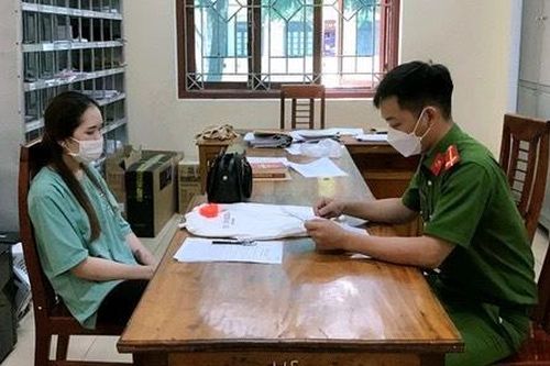 Đến nhà chị gái ngủ nhờ, người phụ nữ bị cháu dâu trộm 3,2 cây vàng
