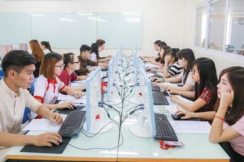 Kiến nghị nhanh chóng lập mạng lưới trường đại học đào tạo thương mại điện tử