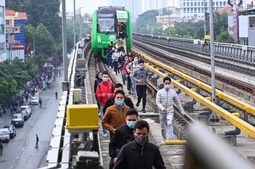 Lãnh đạo Metro Hà Nội nói gì trước sự việc tàu Cát Linh đột ngột 'dừng ngang' trong mưa dông