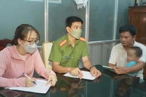 Lý do bất ngờ người mẹ làm giấy khai tử con trai 3 tuổi khi còn sống: 'Vì muốn tốt cho con'