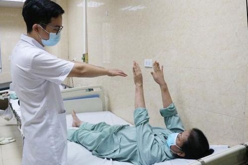 Niềm vui thoát khỏi liệt 2 chân