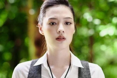 Bật khóc sau khi đọc tin nhắn chồng cũ gửi
