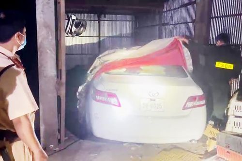 An Giang: Tiếp tục phát hiện thêm ôtô Camry nghi vấn nhập lậu