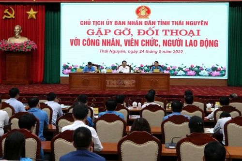 Chủ tịch UBND tỉnh Thái Nguyên gặp gỡ, đối thoại với công nhân, viên chức, người lao động