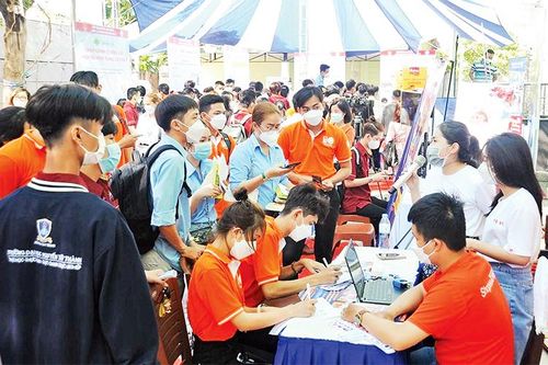 ILO: Thị trường lao động đảo chiều