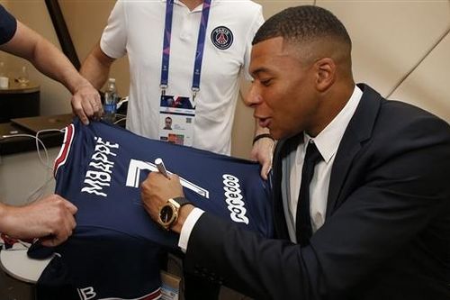 Cú 'quay xe' của Killian Mbappe: Một quyết định rất con người