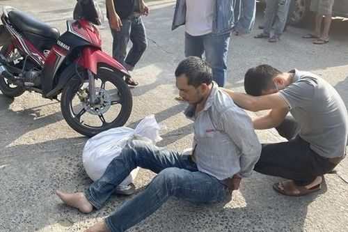 Heroin giấu trong mì tôm gửi theo kiện hàng xe khách