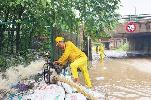 Lý giải nguyên nhân ngập úng kéo dài tại Đại lộ Thăng Long