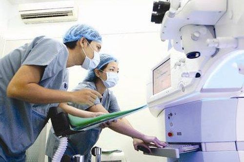 Nóng: Tiếp tục thanh toán BHYT các dịch vụ kỹ thuật thực hiện bằng máy đặt, máy mượn