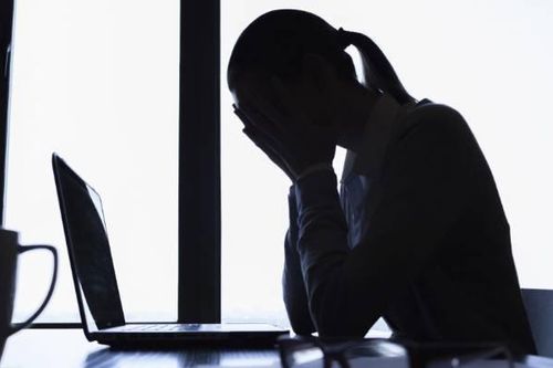 'Khủng bố' đòi nợ giáo viên, lãnh đạo bị bêu riếu trên mạng xã hội