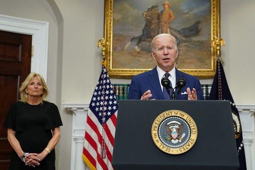 Tổng thống Biden kêu gọi nước Mỹ phải hành động sau vụ xả súng tại Texas
