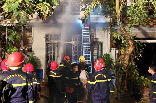 'Bà hỏa' đốt nhà vắng chủ