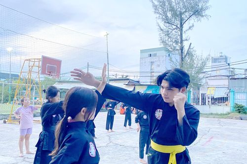 Dạy trẻ kỹ năng tự phòng vệ