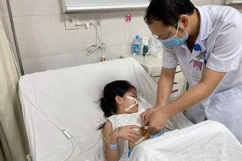 Tắc ruột vì hội chứng 'công chúa tóc mây'