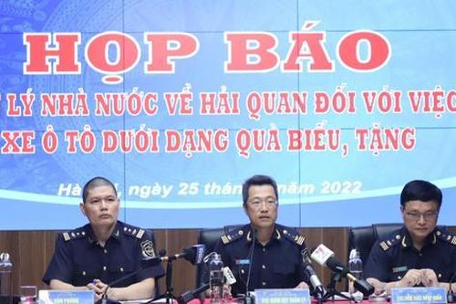 Tổng cục Hải quan: Xử lý nghiêm hành vi nhập khẩu ô tô dạng biếu, tặng