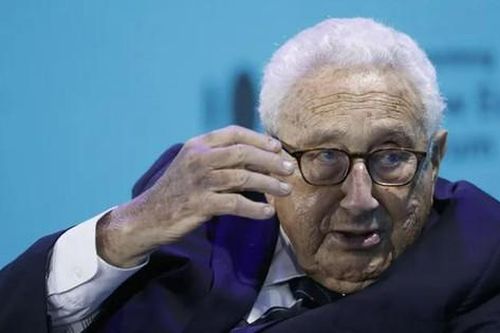 Cựu Ngoại trưởng Mỹ Kissinger nói Ukraine nên nhượng đất cho Nga