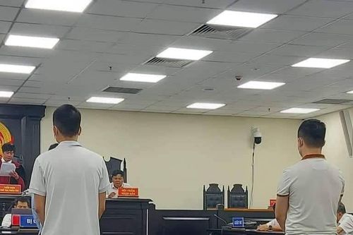Suýt mất mạng vì bị 'hiểu nhầm' ép xe khi tham gia giao thông