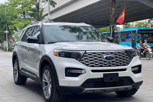 Ford Explorer Platinum 2022 nhập không chính hãng về Việt Nam, giá hơn 4 tỉ đồng
