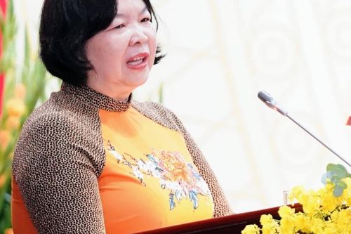 'Đụng tới đất đai càng làm thủ tục nhanh nguy hiểm càng cao'