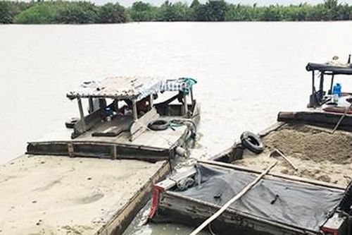 Bắt giữ nhiều vụ khai thác cát trái phép tại huyện Nhơn Trạch
