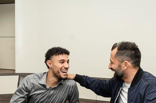 Bayern ký hợp đồng với mục tiêu khiến MU và Barca 'thèm khát'