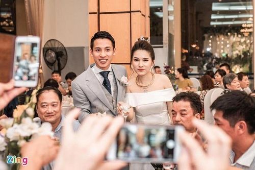 Nhan sắc vợ, bạn gái các cầu thủ U23 Việt Nam