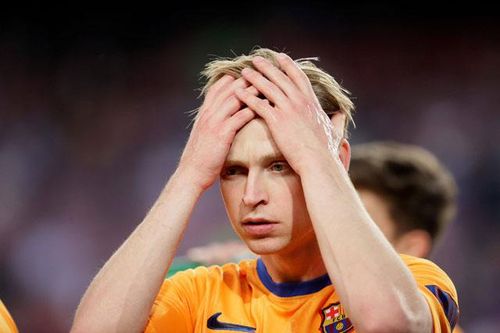 Frenkie de Jong sẽ lựa chọn ở lại hay rời khỏi Barca?