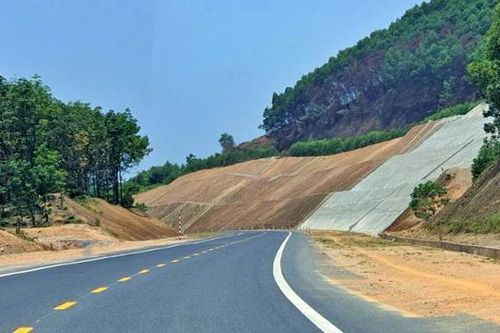 Chưa cân đối được vốn để hoàn thành dự án đường Hồ Chí Minh