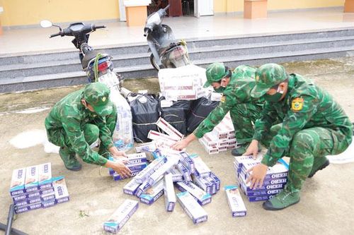 Đồn biên phòng Cầu Muống phát hiện, ngăn chặn nhiều vụ vận chuyển thuốc lá ngoại nhập lậu