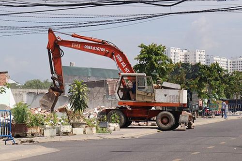 Tiếp tục cưỡng chế công trình xây dựng không phép tại phường Phước Long