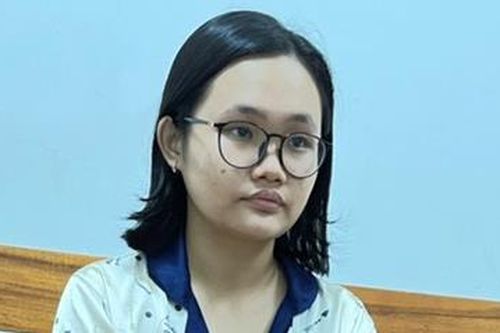 Thiếu nữ đầu độc sát hại cha ruột có thể bị khởi tố thêm 3 tội danh
