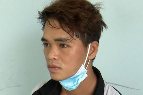Bắt nóng đối tượng đến tiệm cầm đồ vờ hỏi mua xe rồi cướp