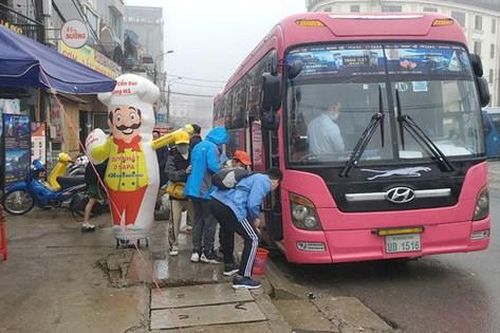 Xử lý xe khách gắn biển kiểm soát nước ngoài hoạt động tại Việt Nam