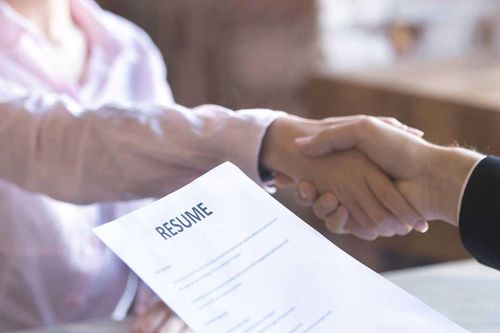 Tiền và 6 lợi ích sinh viên nhận được khi làm thêm