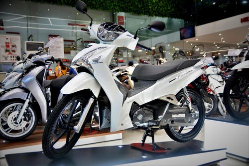 Những lựa chọn xe máy tiết kiệm xăng thời bão giá
