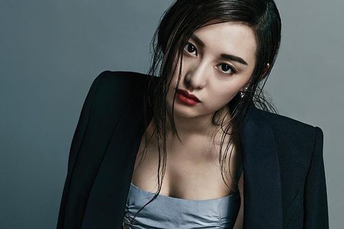 Kim Ji Won đột phá