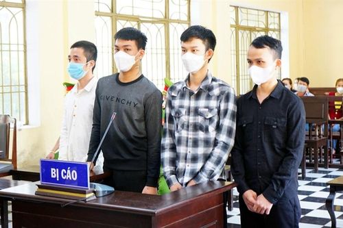 Nhóm 'sửu nhi' trả giá đắt vì thói côn đồ